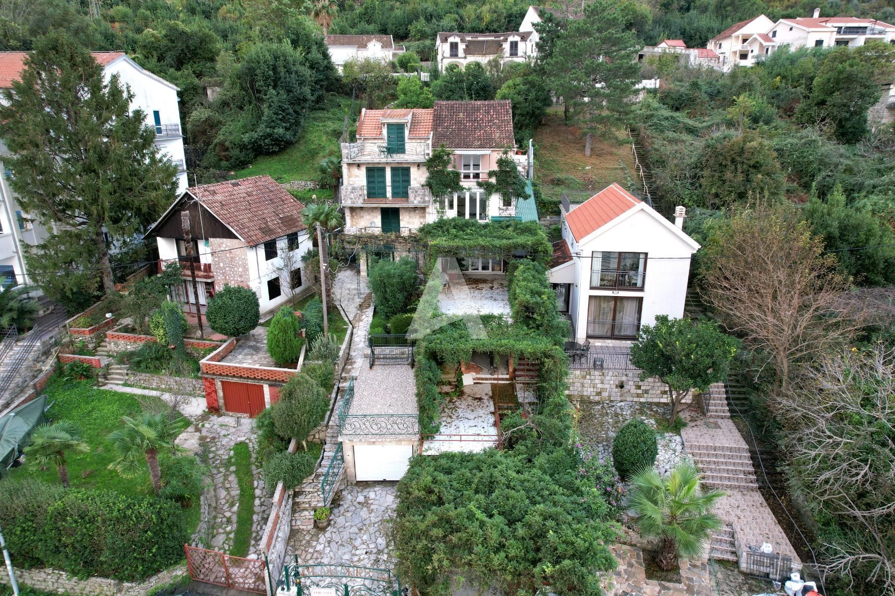 amforaproperty.com/Kuća 300m2 na obali mora s panoramskim pogledom, Stoliv: