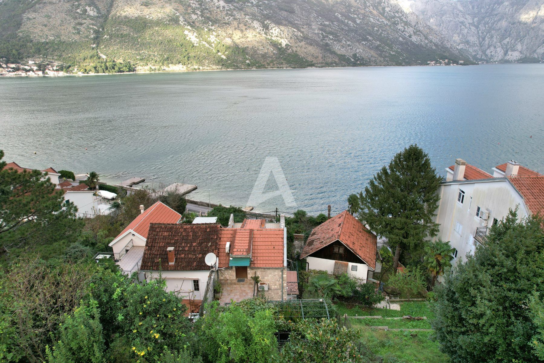 amforaproperty.com/Kuća 300m2 na obali mora s panoramskim pogledom, Stoliv: