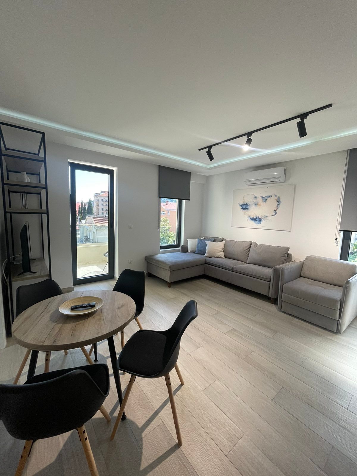 Moderno opremljen jednosoban stan sa garaznim mestom, Bulevar-Budva (NA PERIOD OD 01.10.2026 DO 01.06.2027) - Amfora Real Estate