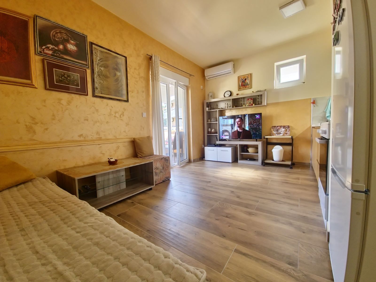Jednosoban renoviran stan u Budvi (izdavanje na duzi period,dostupan od 01.08.2026 ) - Amfora Real Estate