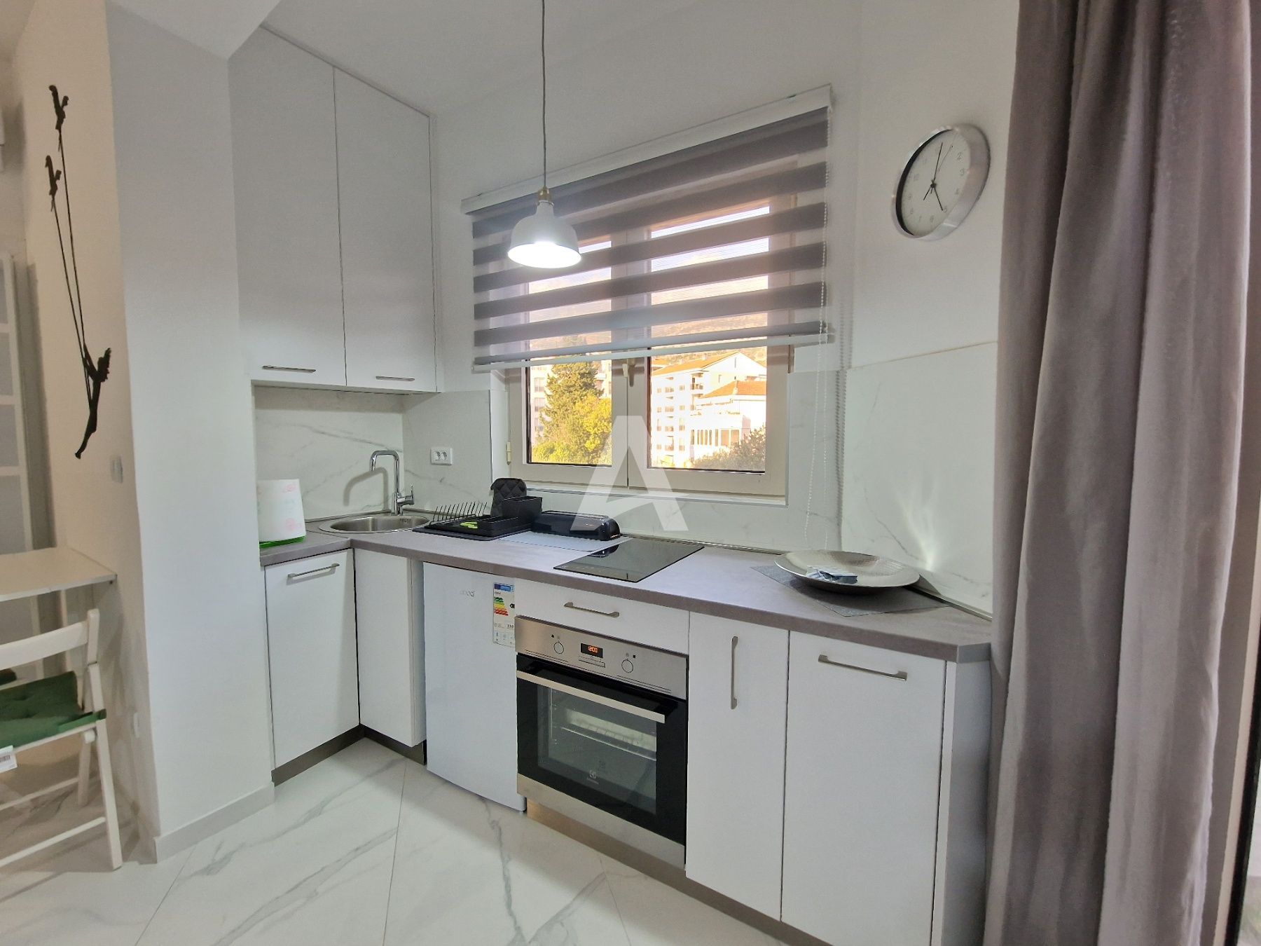 amforaproperty.com/Izdaje se studio apartman u Budvi (Na duzi period)