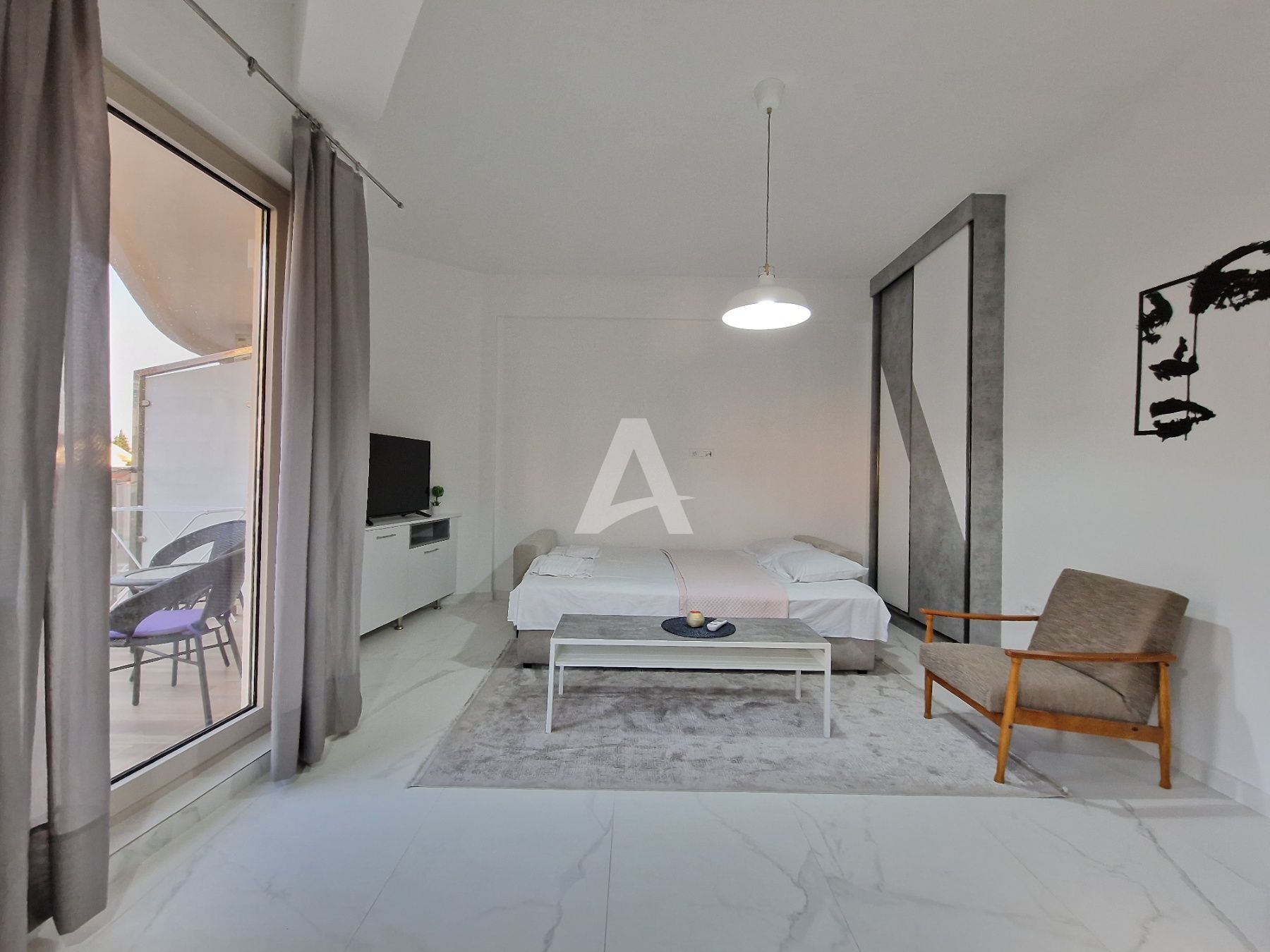 amforaproperty.com/Izdaje se studio apartman u Budvi (Na duzi period)