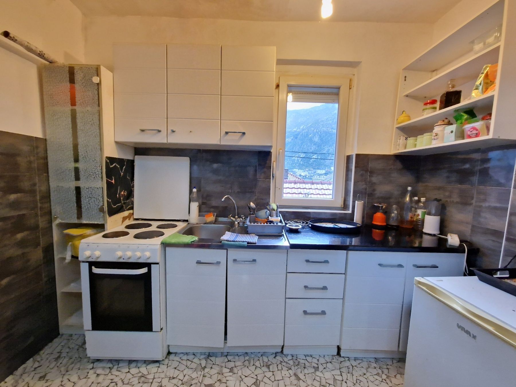 amforaproperty.com/Kuca 105m2 na 50 metara od mora,Prcanj