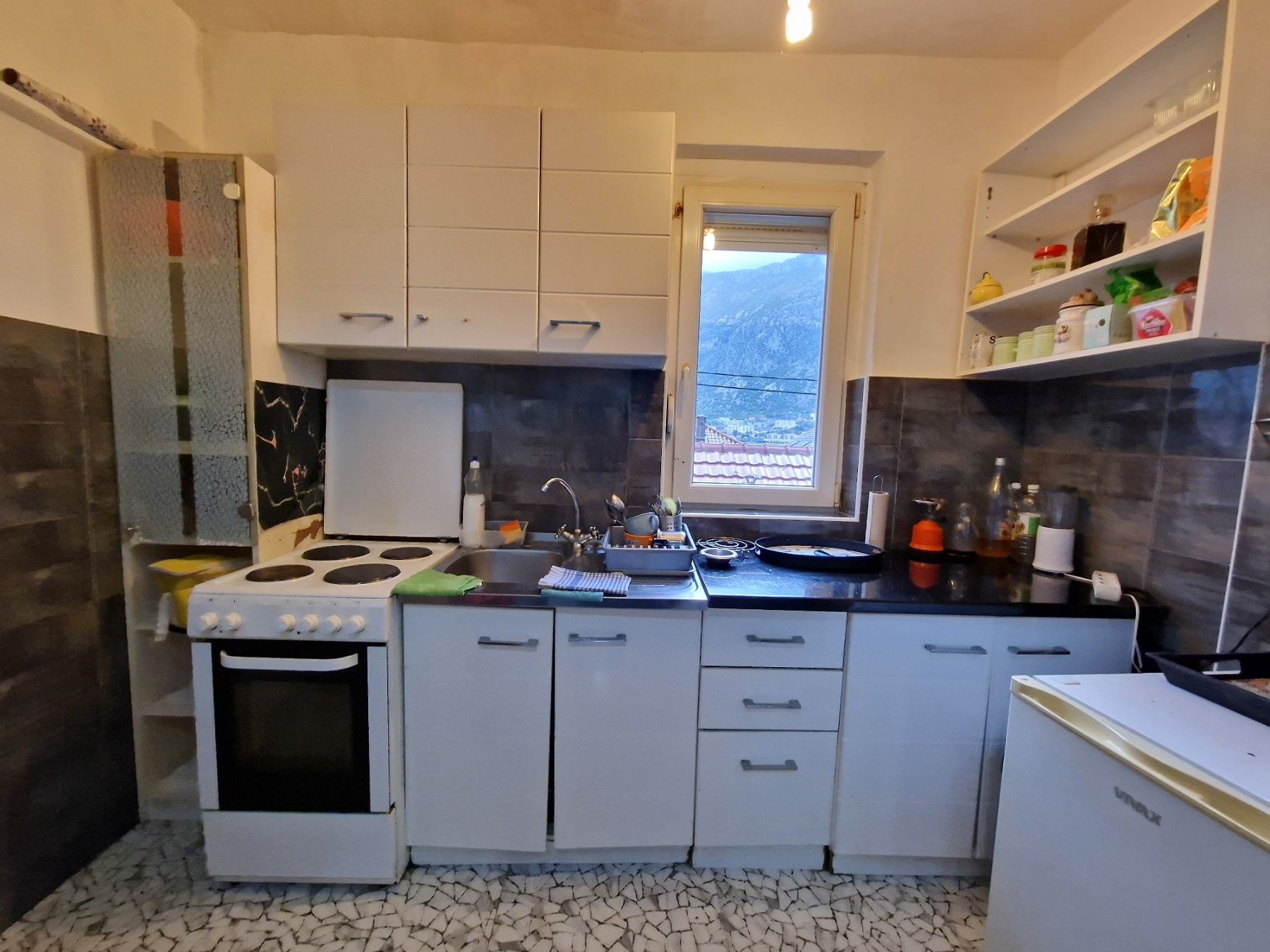 amforaproperty.com/Kuca 105m2 na 50 metara od mora,Prcanj