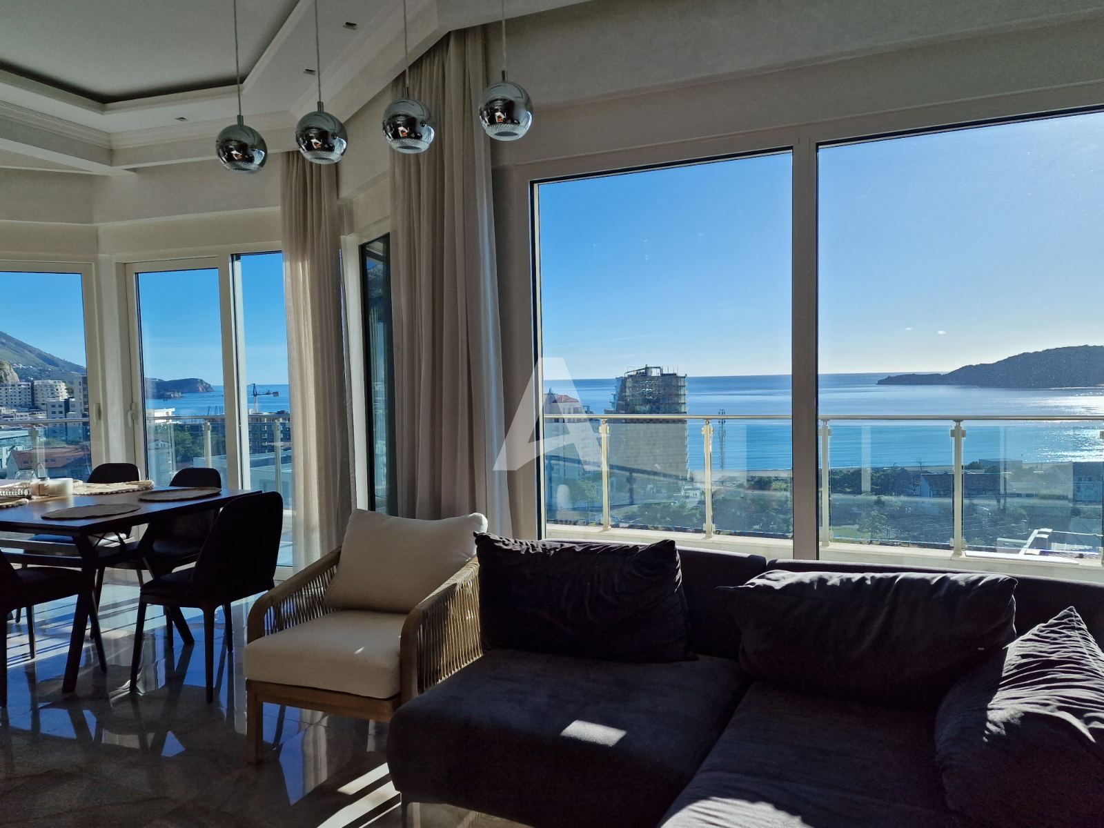amforaproperty.com/Luksuzan trosoban penthouse sa pogledom na more u Becicima