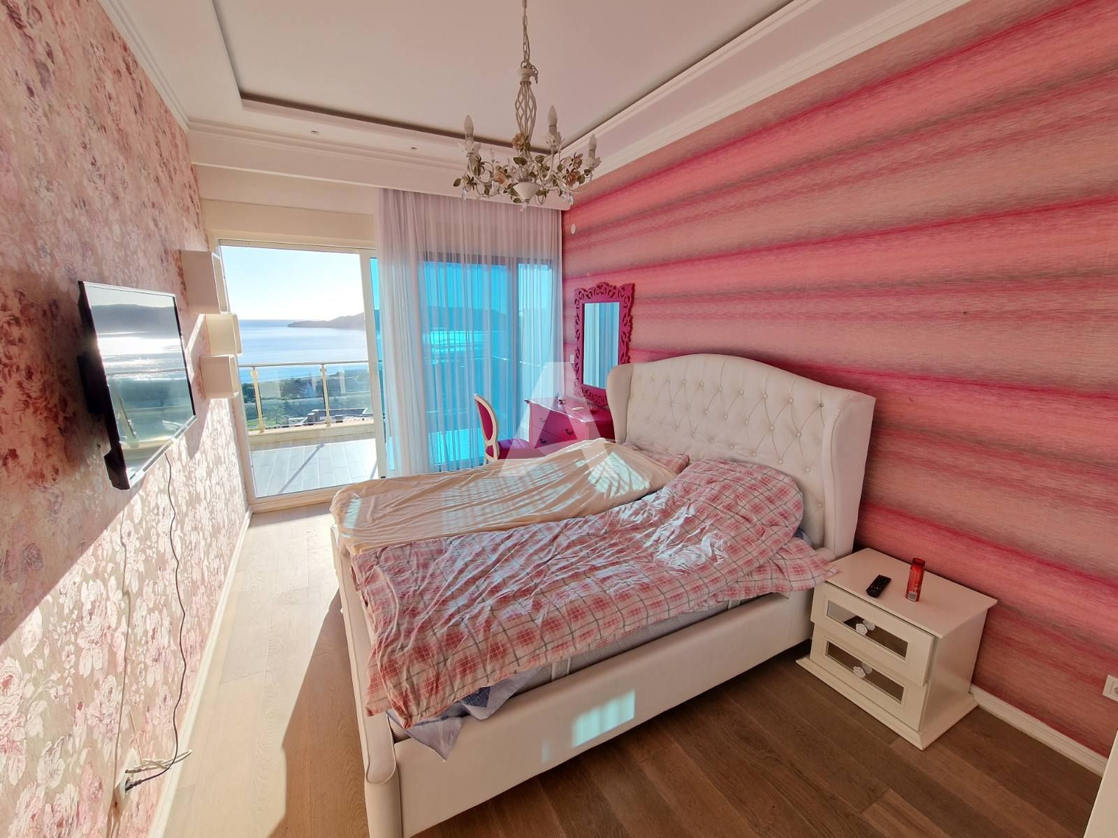 amforaproperty.com/Luksuzan trosoban penthouse sa pogledom na more u Becicima