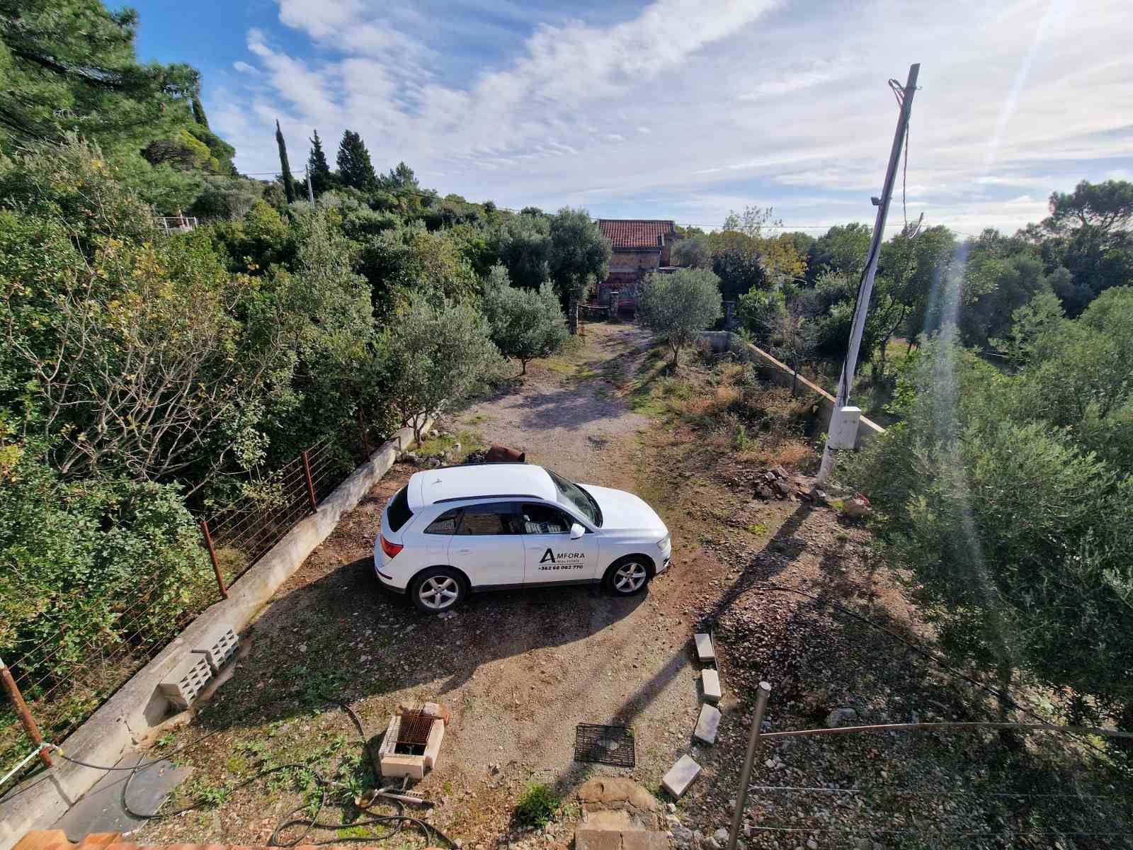 amforaproperty.com/Kuca sa placem u Zagori,opstina Kotor.