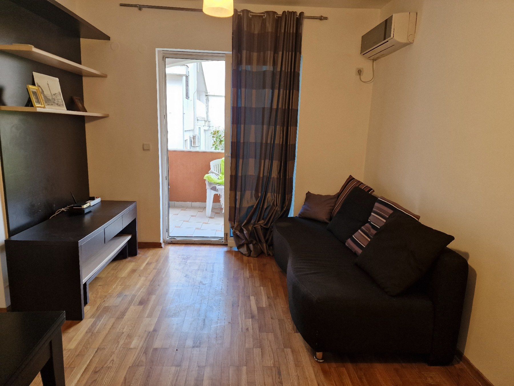 Jednosoban stan 42m² u centru Budve – dugoročno izdavanje - Amfora Real Estate