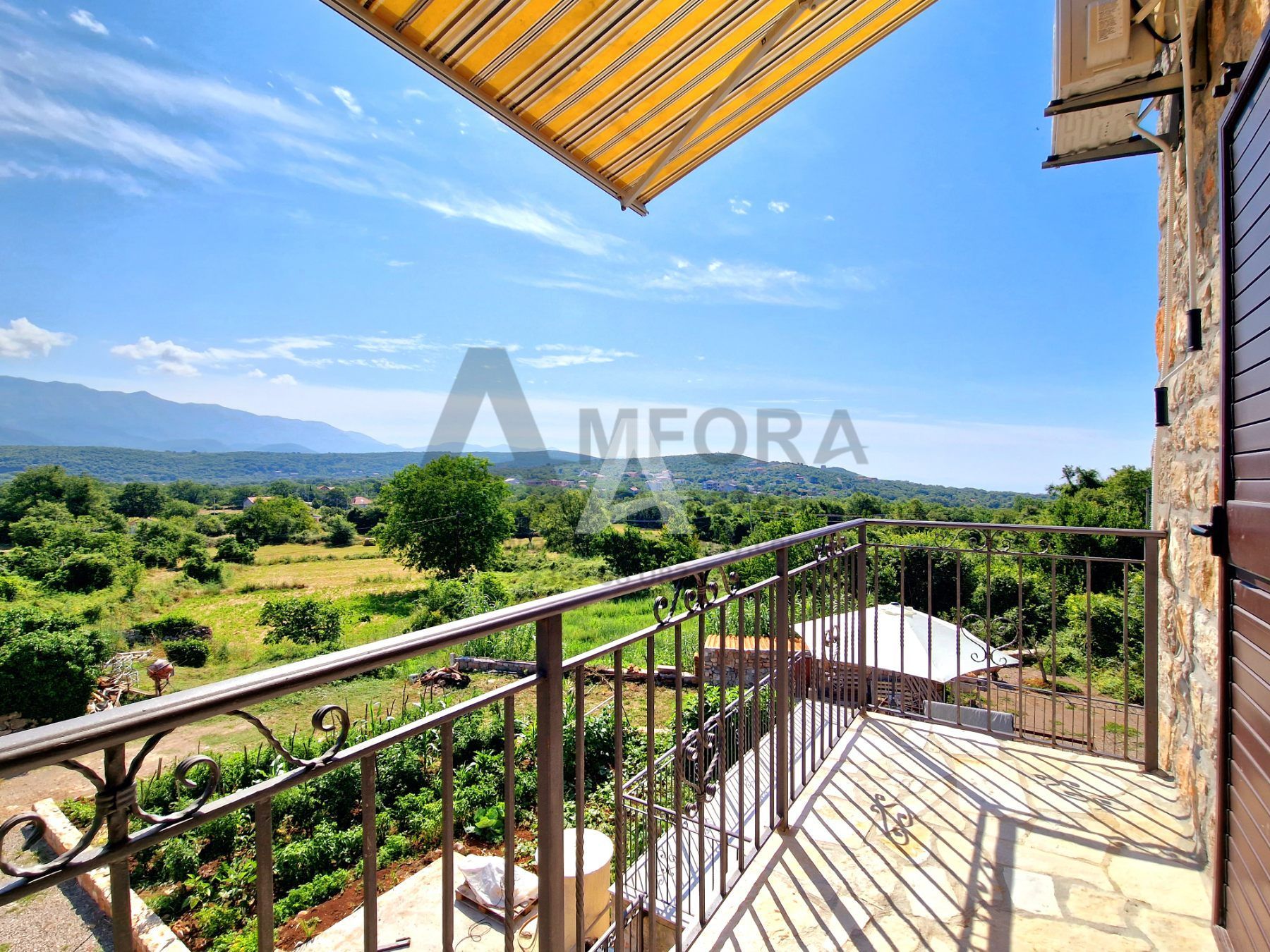 amforaproperty.com/Izdavanje jednosobnog stana na spratu kuće u Zagori,opština Kotor - (JUL,AVGUST,SEPTEMBAR)