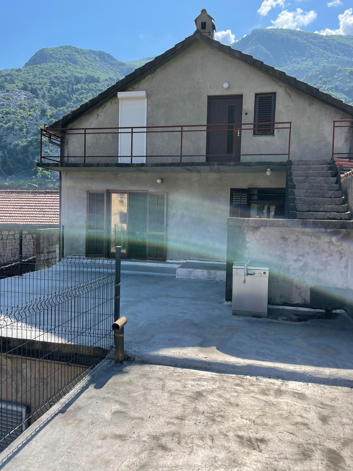 amforaproperty.com/Prodaja kuće sa placem u Škaljarima,Kotor