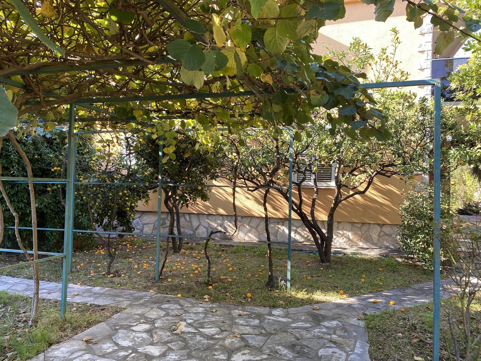 amforaproperty.com/Trospratna vila u Sutomoru - 270m2