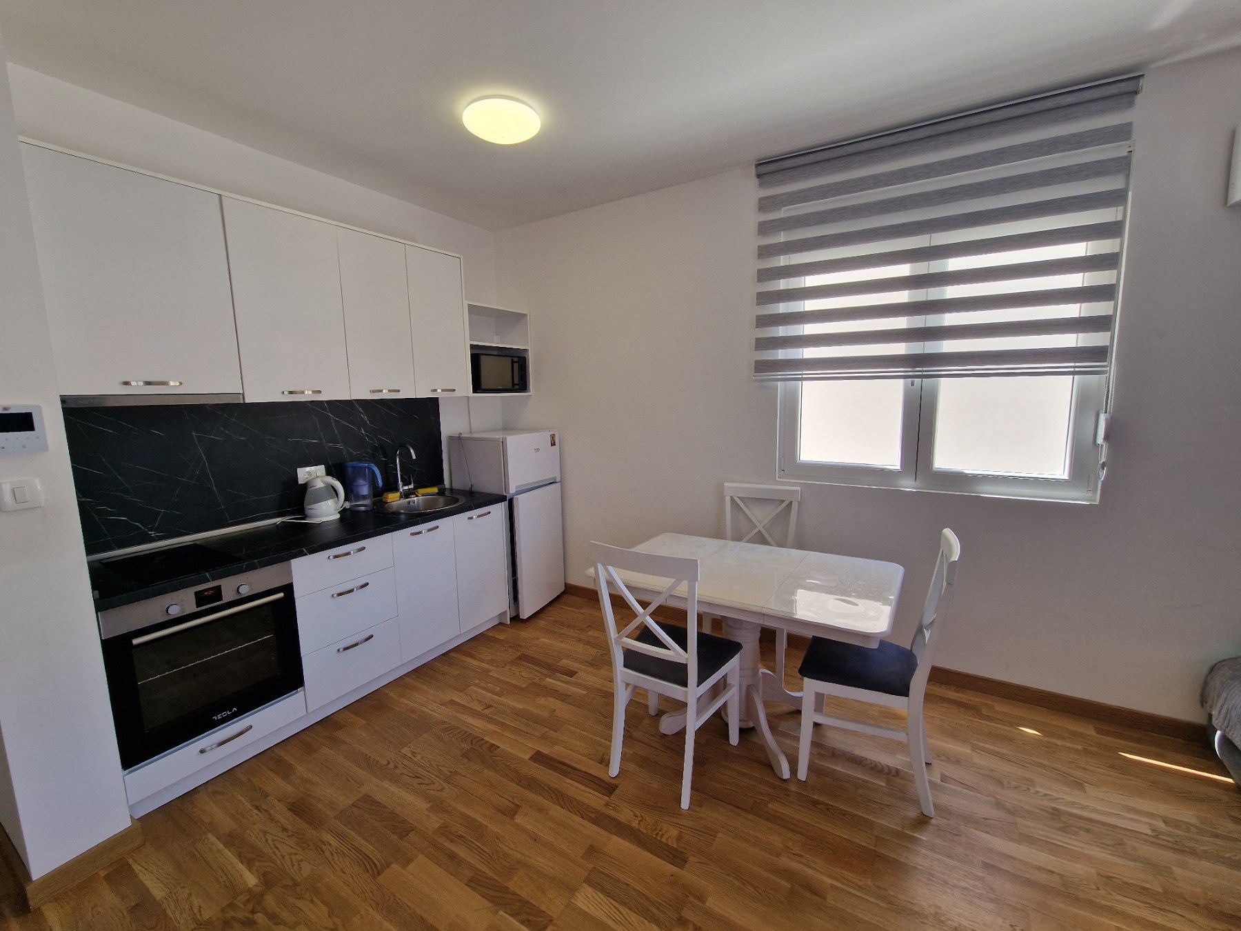 amforaproperty.com/Moderno opremljen jednosoban stan na atraktivnoj lokaciji,Topliski put-Budva.(NA DUZI VREMENSKI PERIOD)