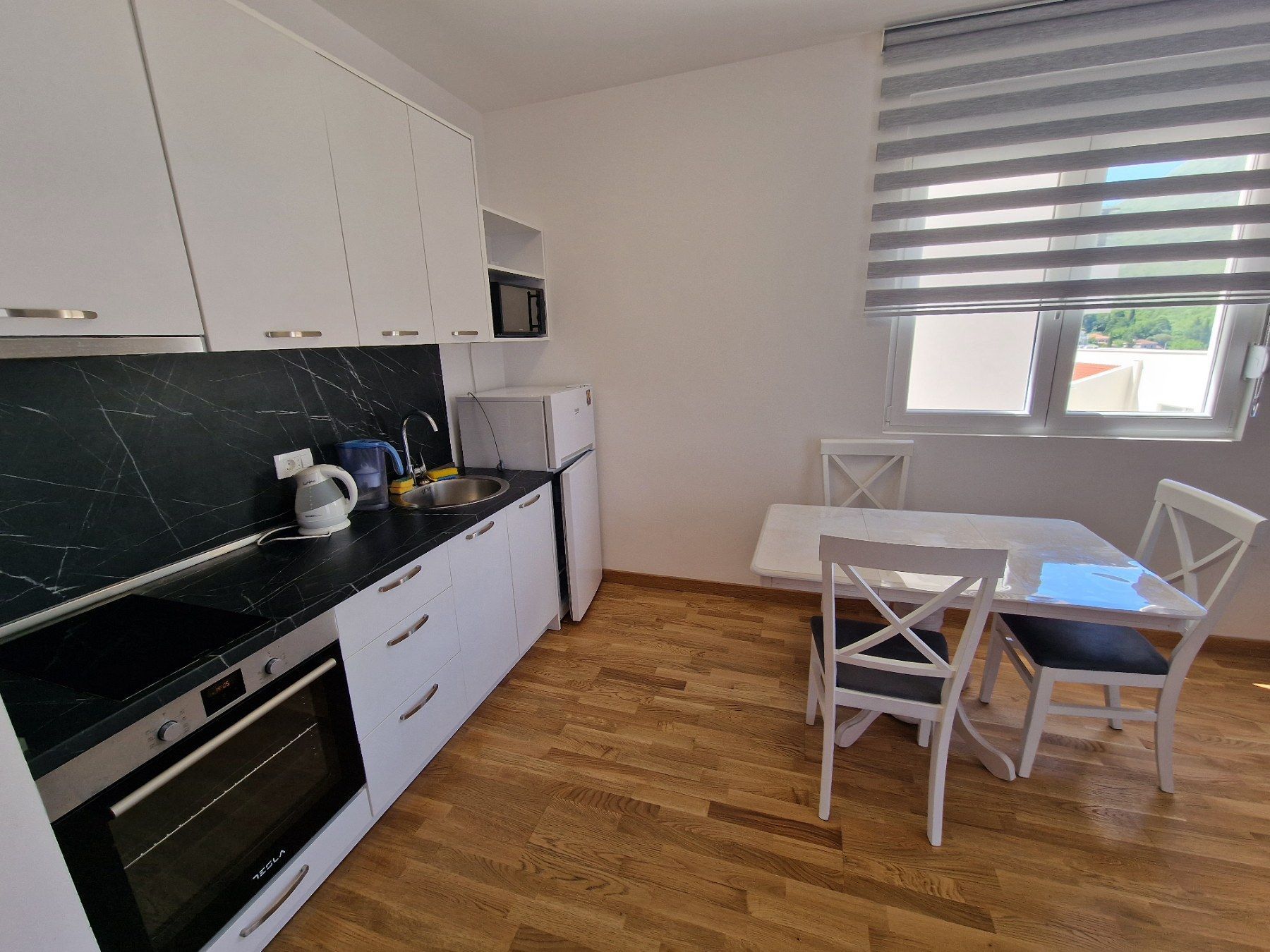 amforaproperty.com/Moderno opremljen jednosoban stan na atraktivnoj lokaciji,Topliski put-Budva.(NA DUZI VREMENSKI PERIOD)