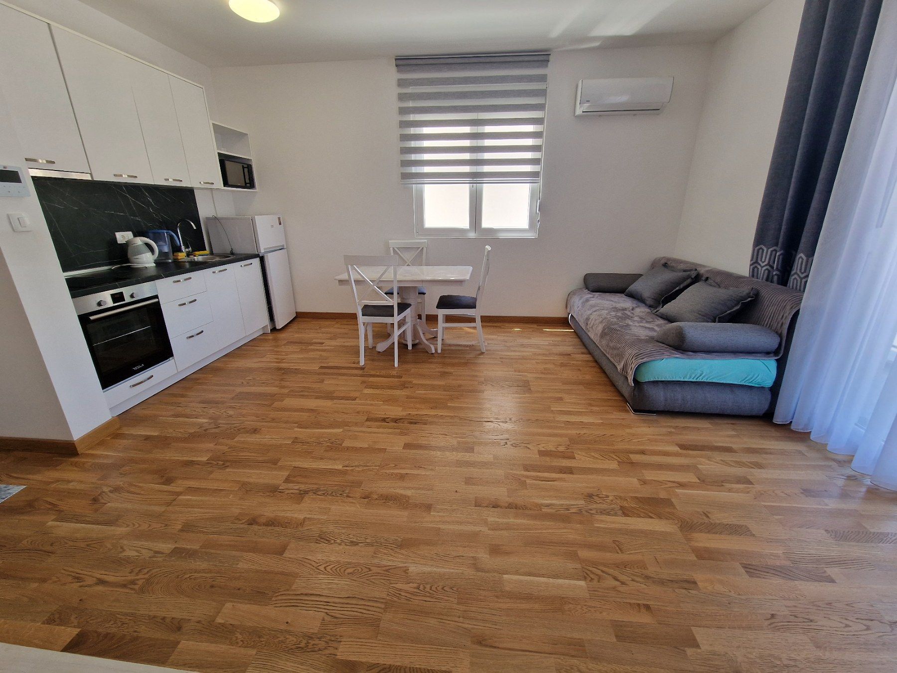 amforaproperty.com/Moderno opremljen jednosoban stan na atraktivnoj lokaciji,Topliski put-Budva.(NA DUZI VREMENSKI PERIOD)