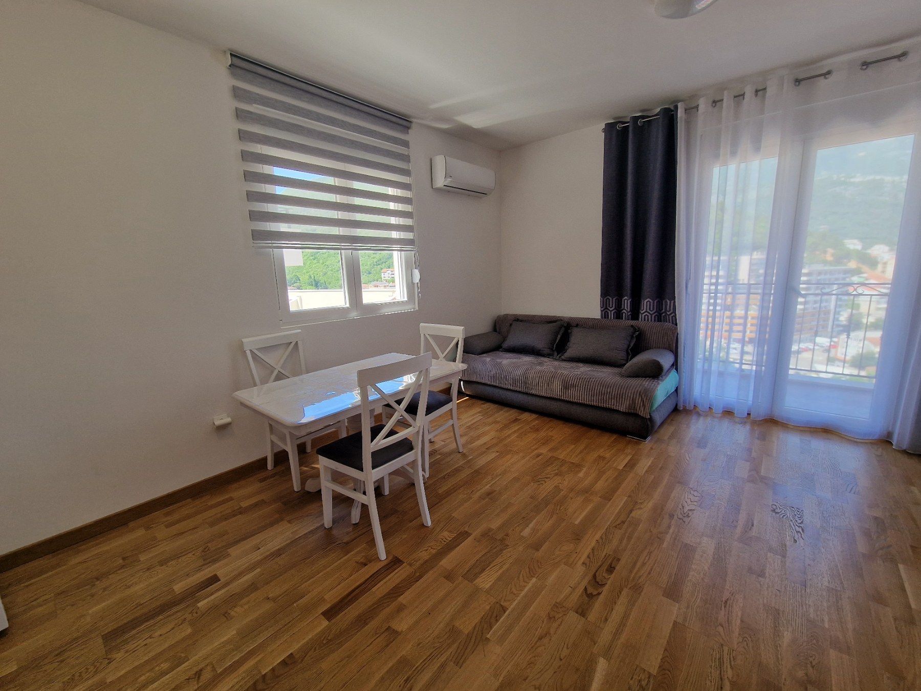 amforaproperty.com/Moderno opremljen jednosoban stan na atraktivnoj lokaciji,Topliski put-Budva.(NA DUZI VREMENSKI PERIOD)