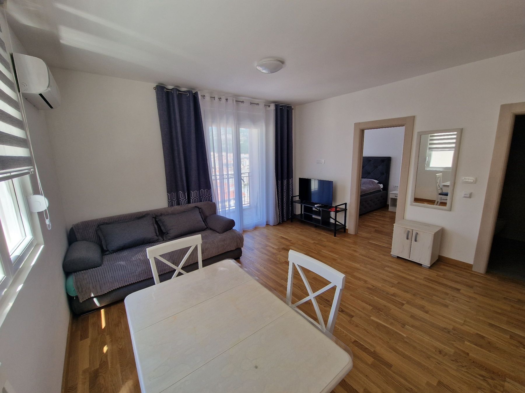 amforaproperty.com/Moderno opremljen jednosoban stan na atraktivnoj lokaciji,Topliski put-Budva.(NA DUZI VREMENSKI PERIOD)