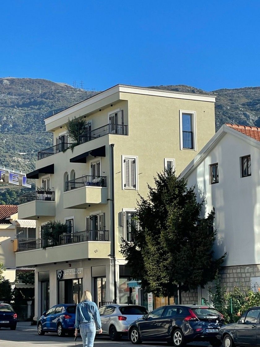 amforaproperty.com/Moderno opremljena garsonjer 33m2 na atraktivnoj lokaciji,Budva-centar