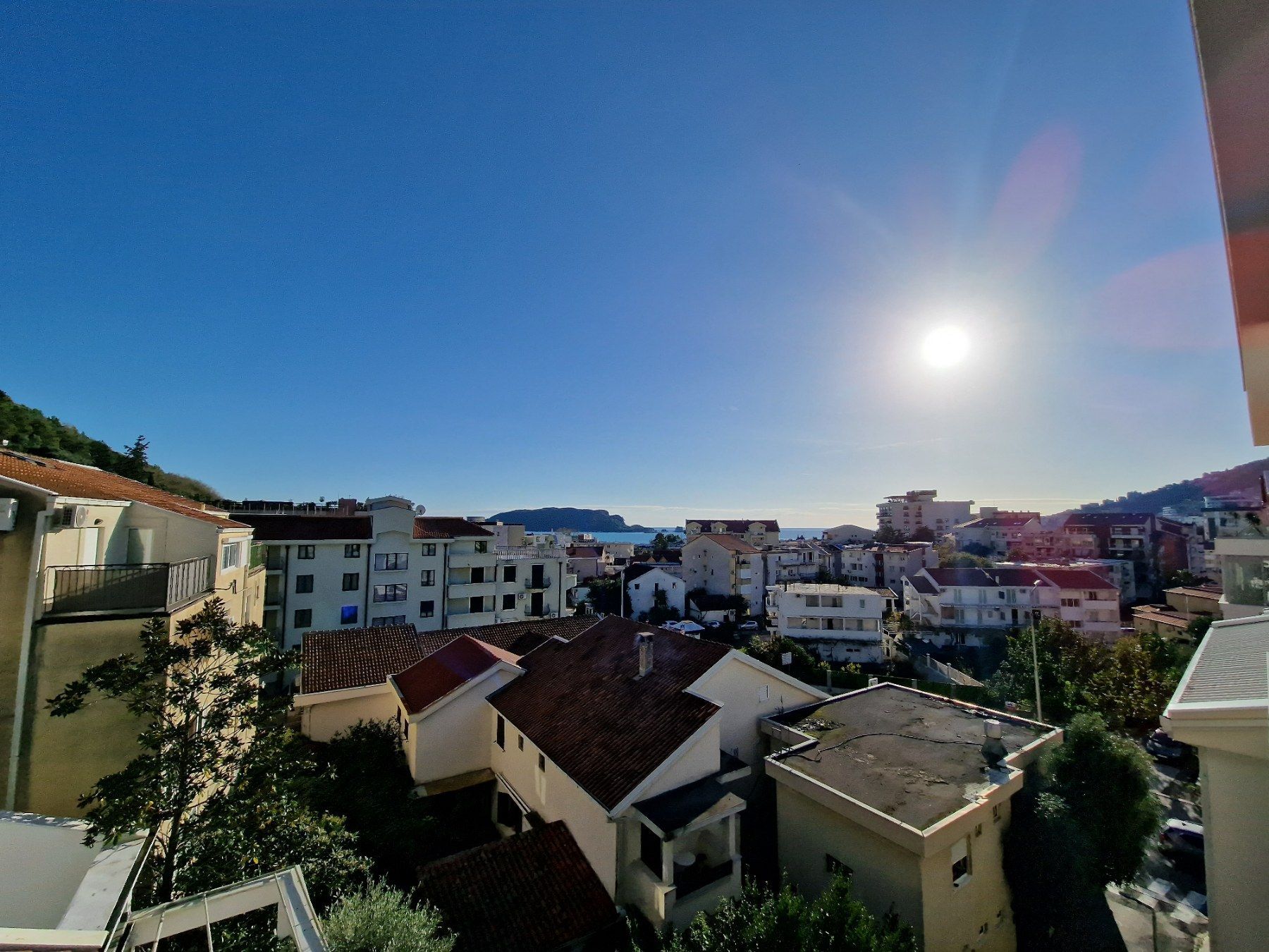 Jednosoban stan sa pogledom na more i grad u Budvi,Podkosljun (NA DUZI PERIOD) - Amfora Real Estate