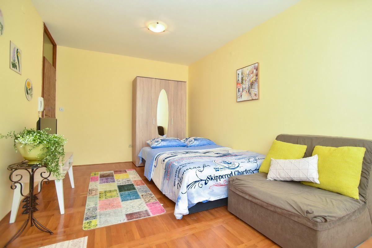 Studio apartment in an attractive location, Budva (long term) Budva