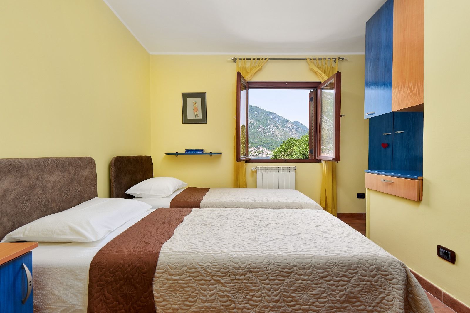 amforaproperty.com/Kuća 120m2 sa pogledom na more u Dobroti, Kotor