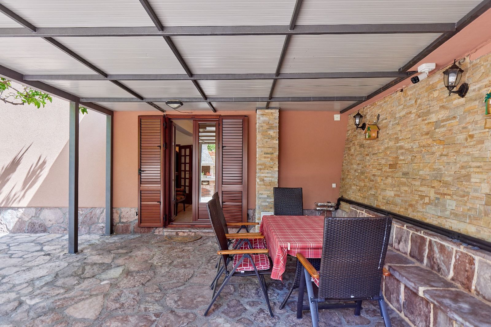 amforaproperty.com/Kuća 120m2 sa pogledom na more u Dobroti, Kotor