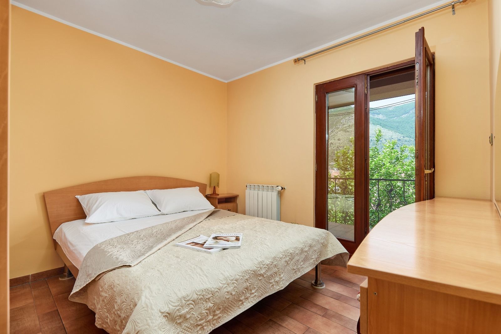 amforaproperty.com/Kuća 120m2 sa pogledom na more u Dobroti, Kotor