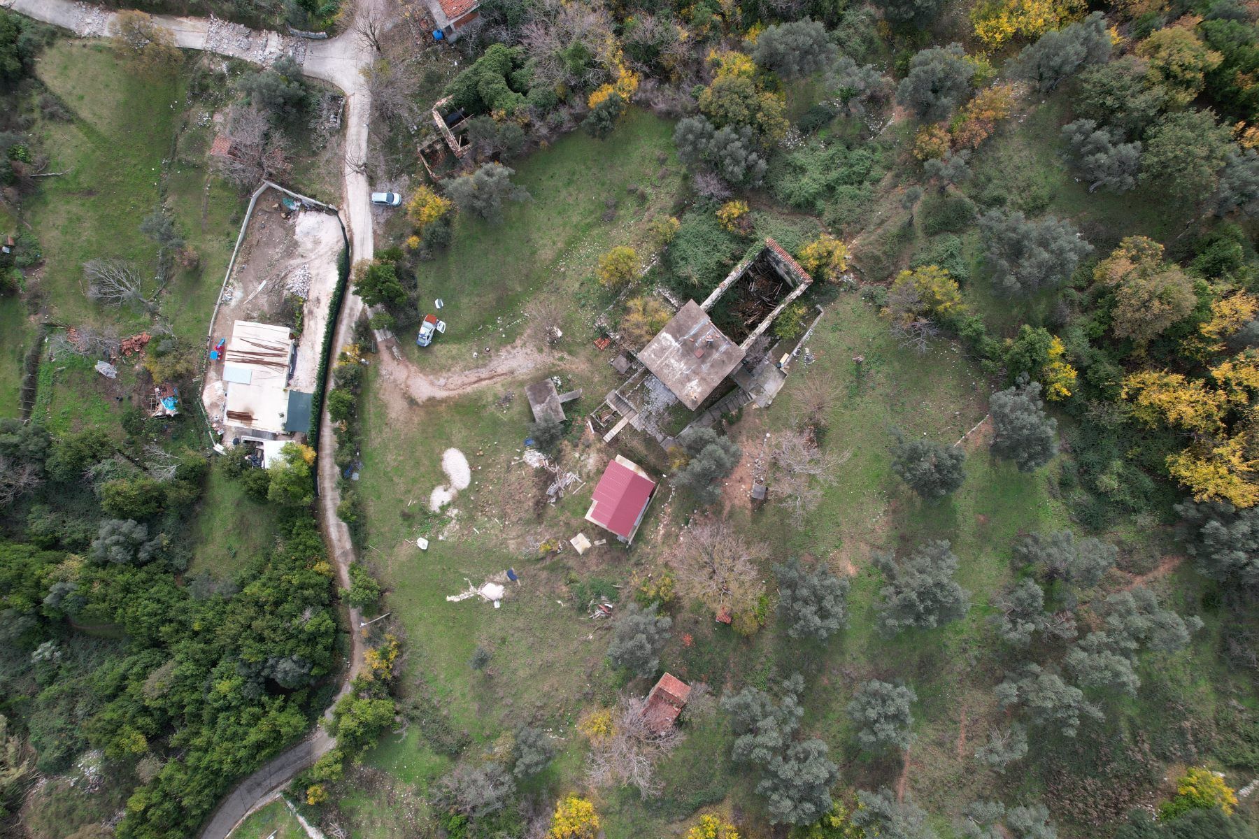 amforaproperty.com/Plac u Tivtu, Mrčevac - 9,160m2 sa Starom Kamenom Kućom