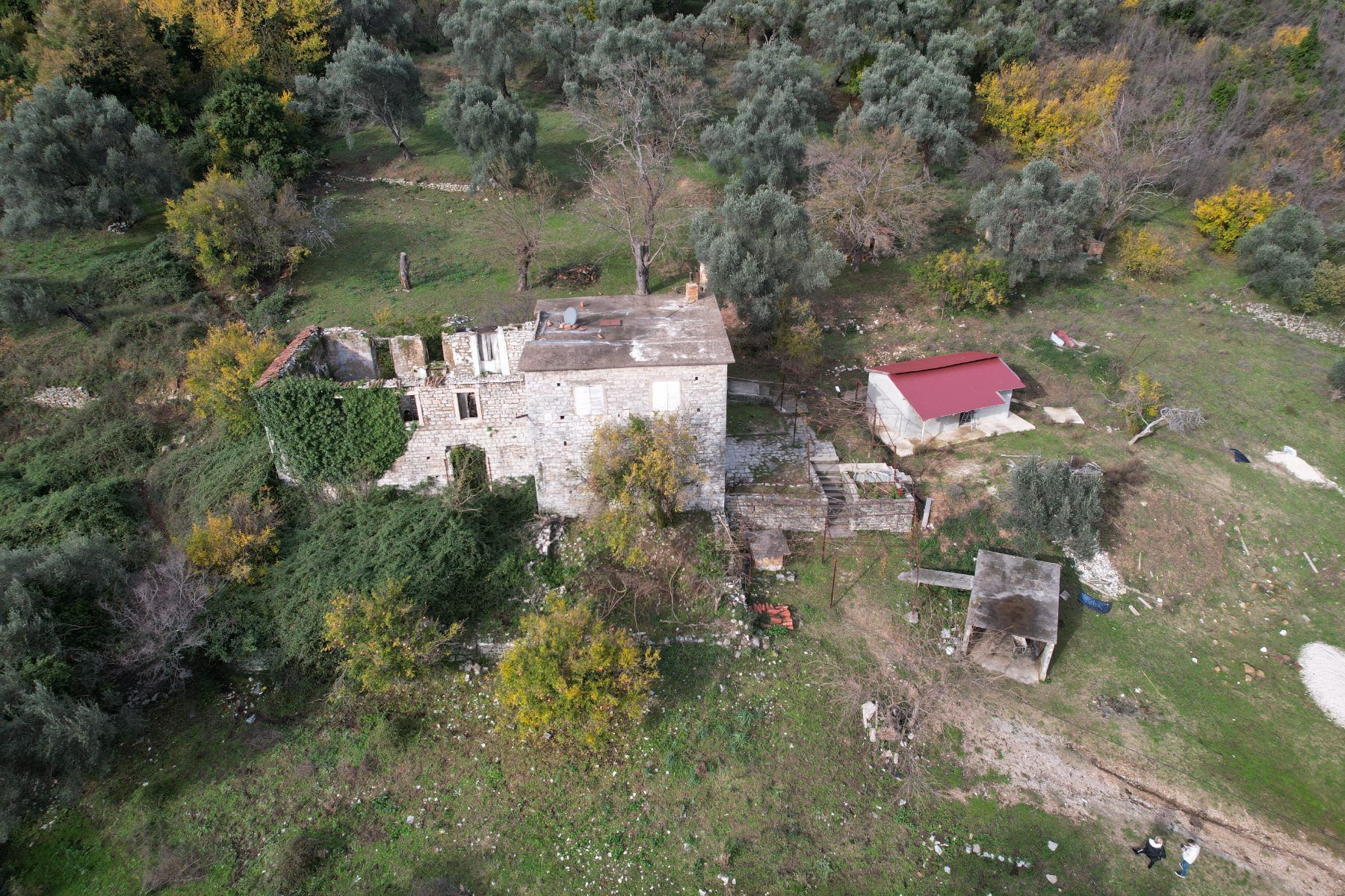 amforaproperty.com/Plac u Tivtu, Mrčevac - 9,160m2 sa Starom Kamenom Kućom