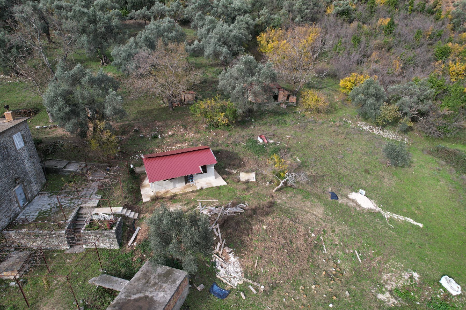 amforaproperty.com/Plac u Tivtu, Mrčevac - 9,160m2 sa Starom Kamenom Kućom