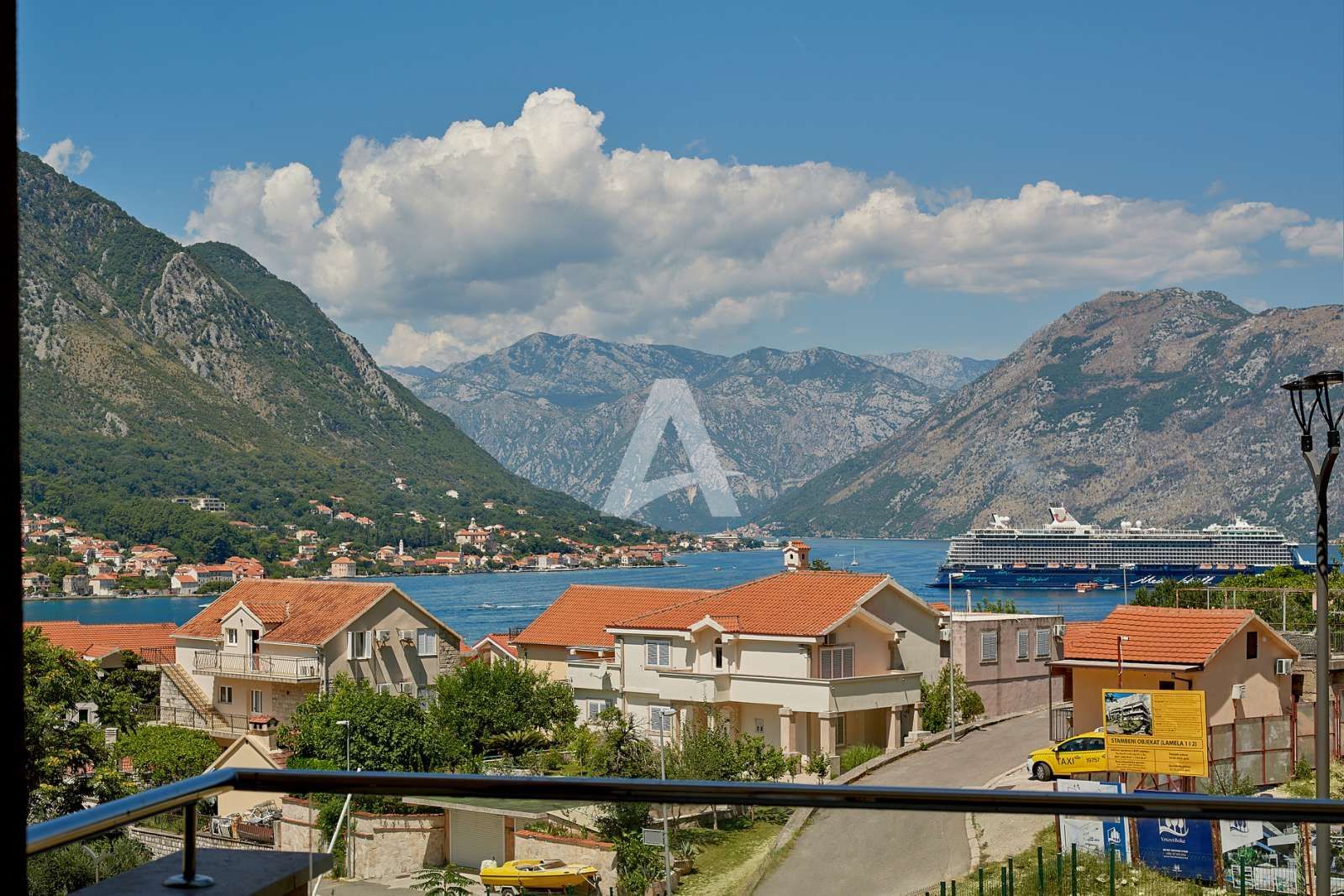 amforaproperty.com/Nov dvosoban stan 120m2 sa pogledom na more u novom stambenom kompleksu u Dobroti, Kotor