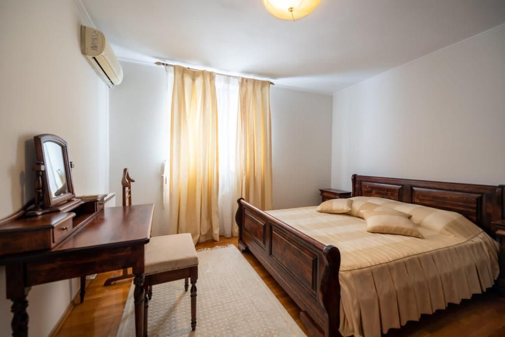 amforaproperty.com/Kuca sa bazenom i pogledom na more u Škaljarima, Kotor