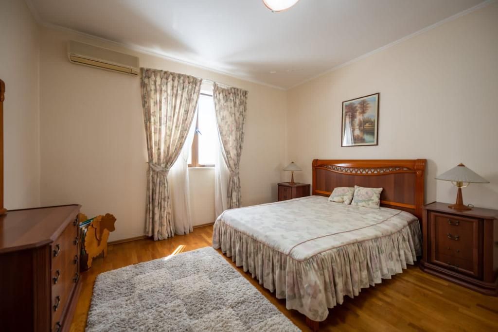 amforaproperty.com/Kuca sa bazenom i pogledom na more u Škaljarima, Kotor