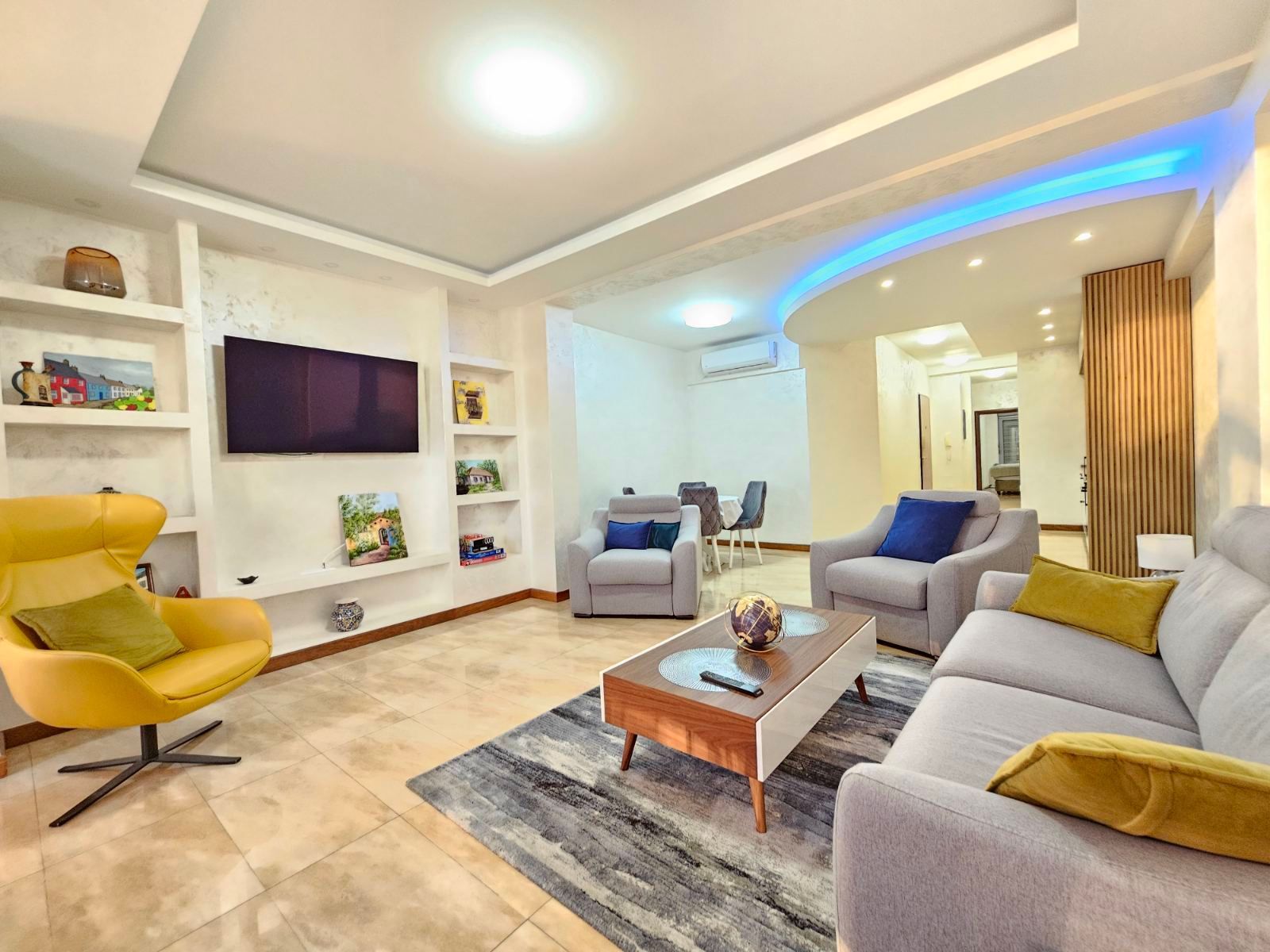 amforaproperty.com/Luksuzan Dvosoban Stan na Prvoj Liniji do Mora u Rafailovićima (na duzi period)