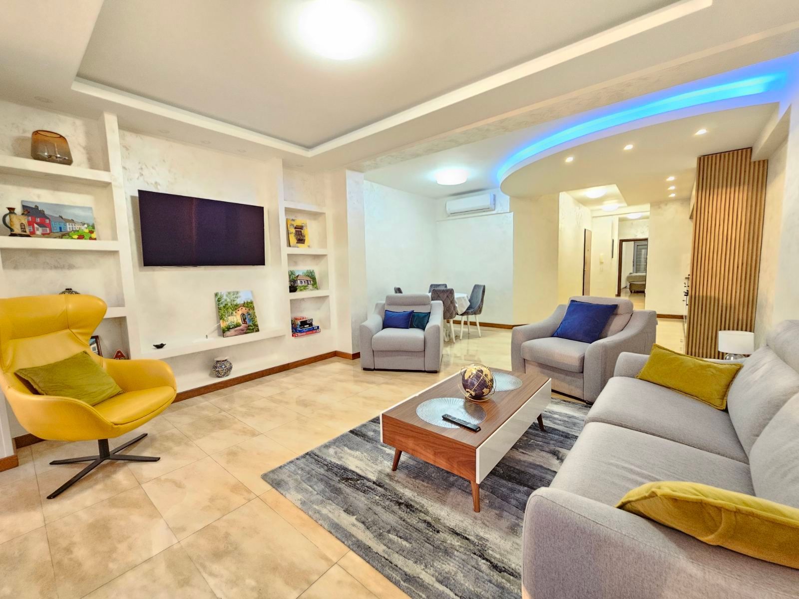 amforaproperty.com/Luksuzan Dvosoban Stan na Prvoj Liniji do Mora u Rafailovićima (na duzi period)