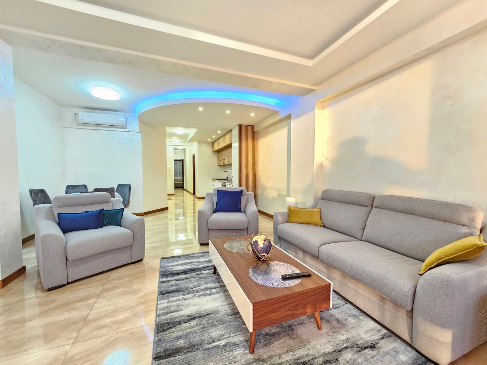 amforaproperty.com/Luksuzan Dvosoban Stan na Prvoj Liniji do Mora u Rafailovićima (na duzi period)