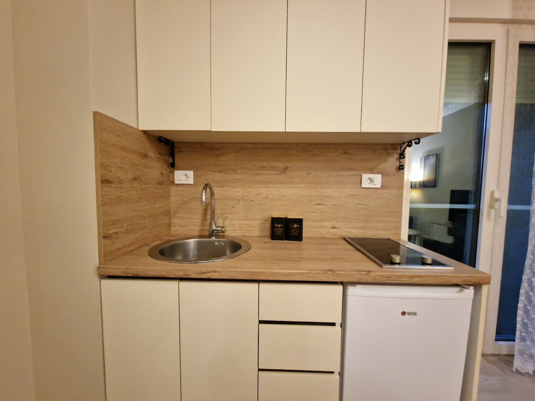 amforaproperty.com/Jednosoban moderno opremljen stan na atraktivnoj lokaciji u Becicima