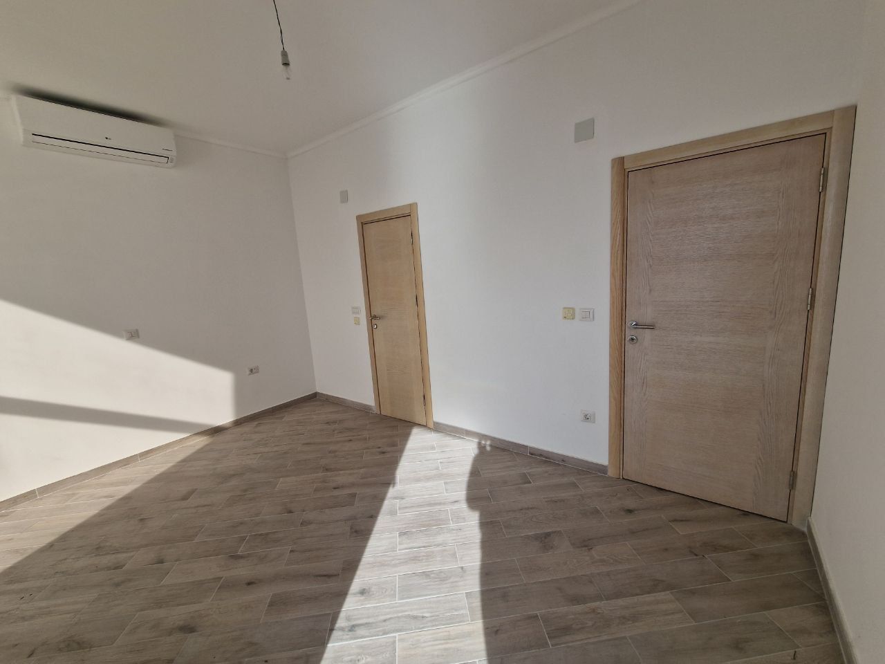 amforaproperty.com/Dva penthaus apartmana na prvoj liniji mora,Dobre Vode, Bar