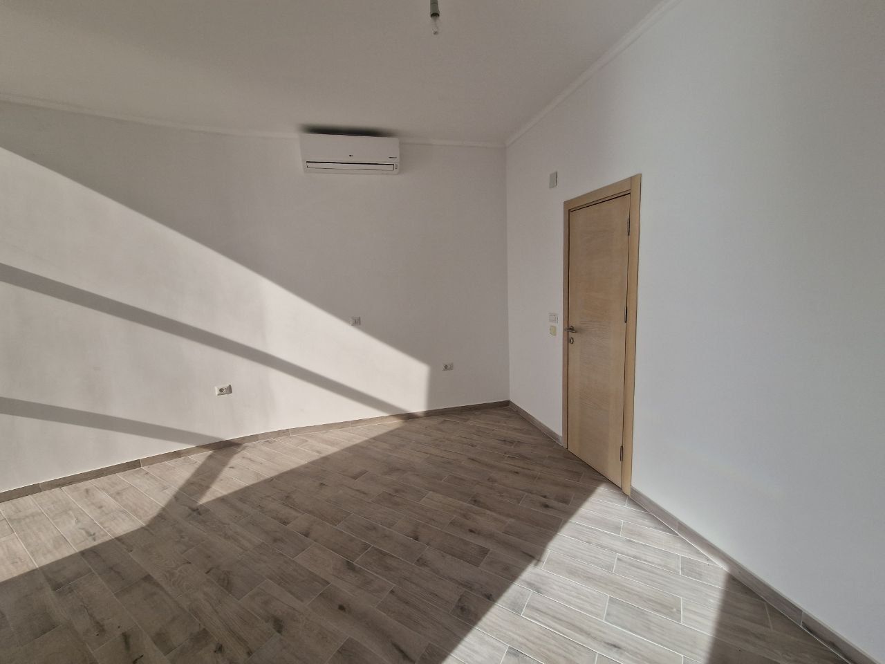 amforaproperty.com/Dva penthaus apartmana na prvoj liniji mora,Dobre Vode, Bar