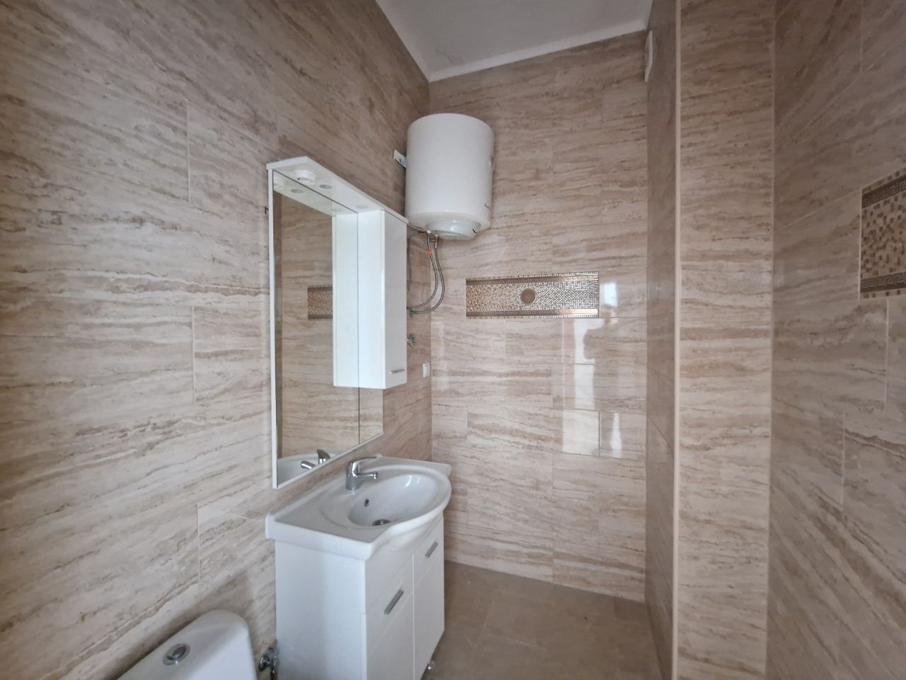 amforaproperty.com/Dva penthaus apartmana na prvoj liniji mora,Dobre Vode, Bar