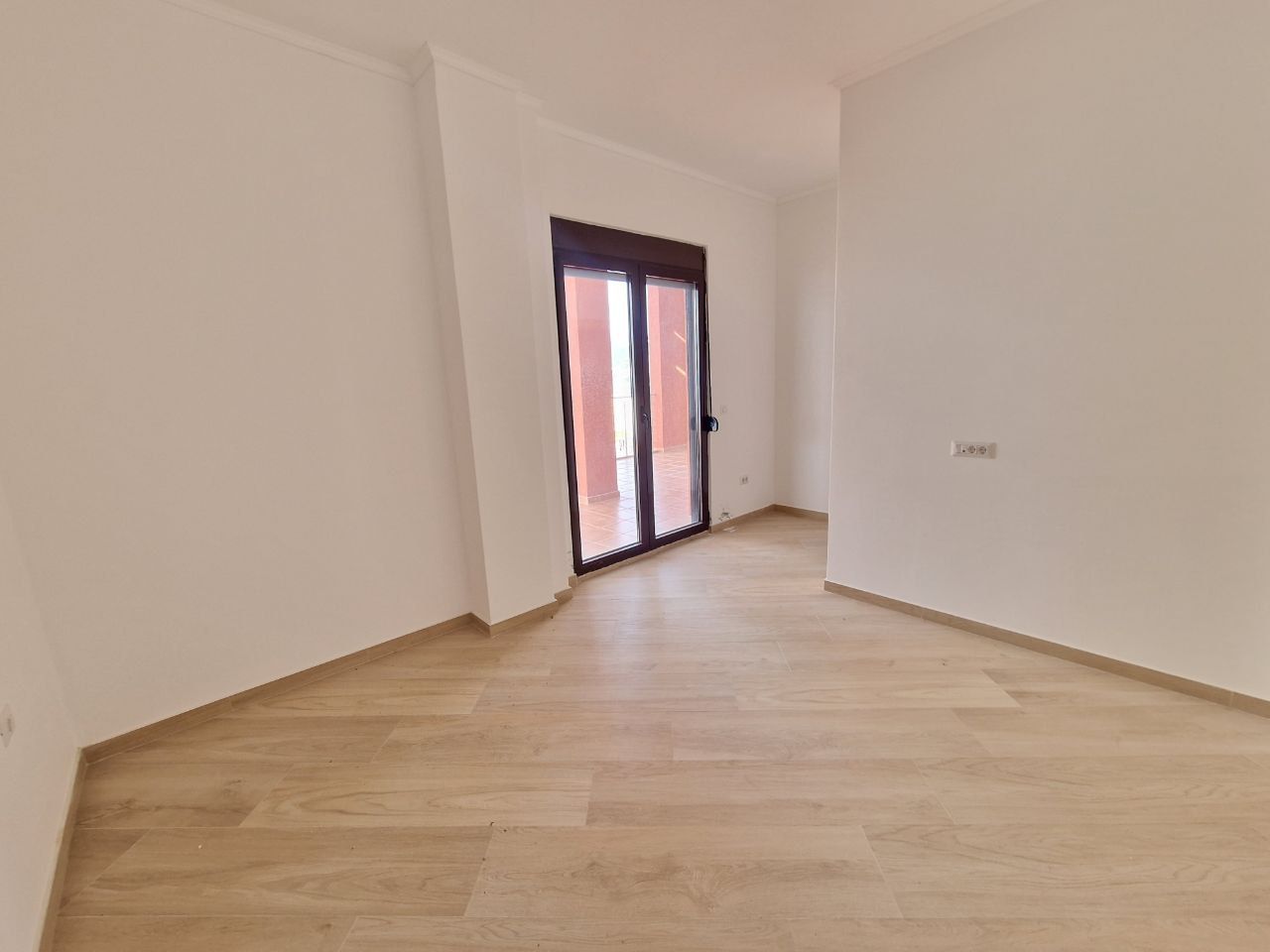 amforaproperty.com/Dva penthaus apartmana na prvoj liniji mora,Dobre Vode, Bar