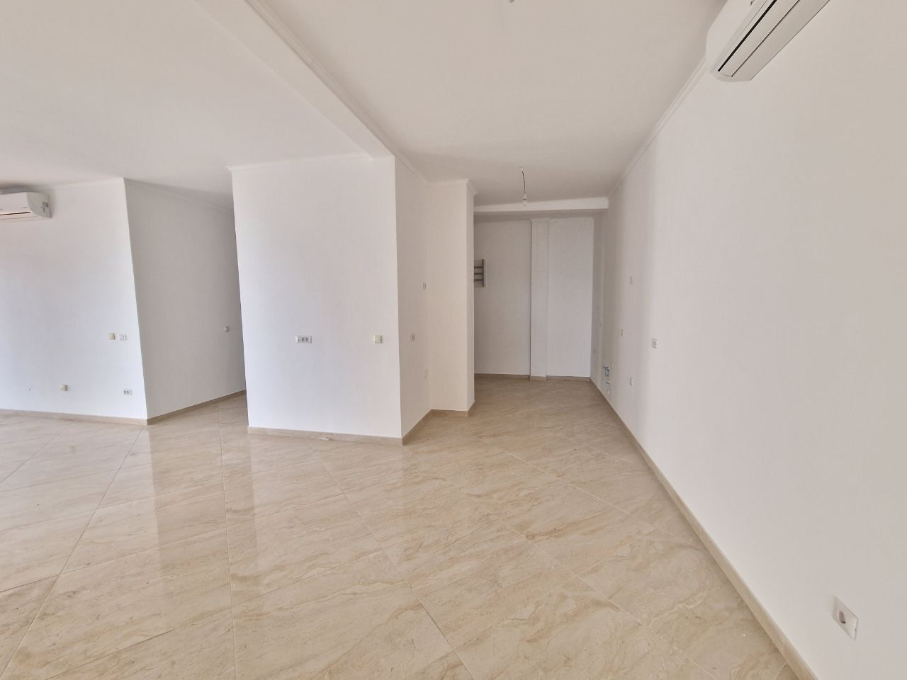 amforaproperty.com/Dva penthaus apartmana na prvoj liniji mora,Dobre Vode, Bar