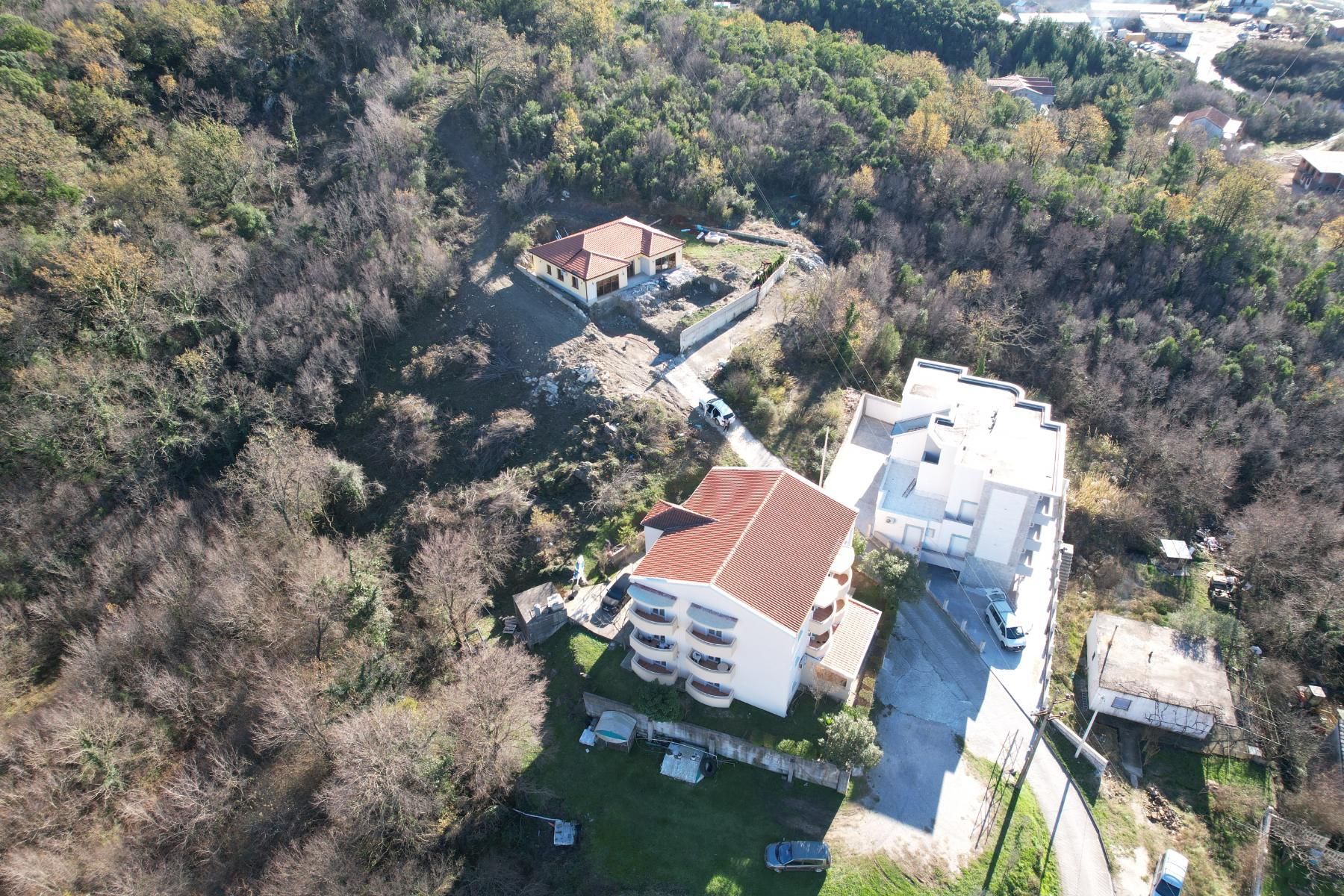 amforaproperty.com/Plac 1250m2 u Prijevoru, Opština Budva