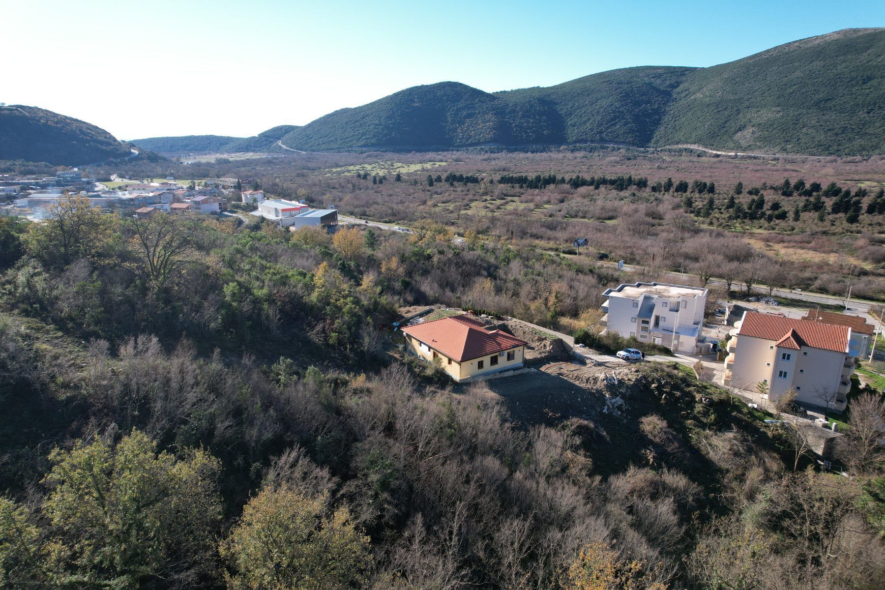 amforaproperty.com/Plac 1250m2 u Prijevoru, Opština Budva