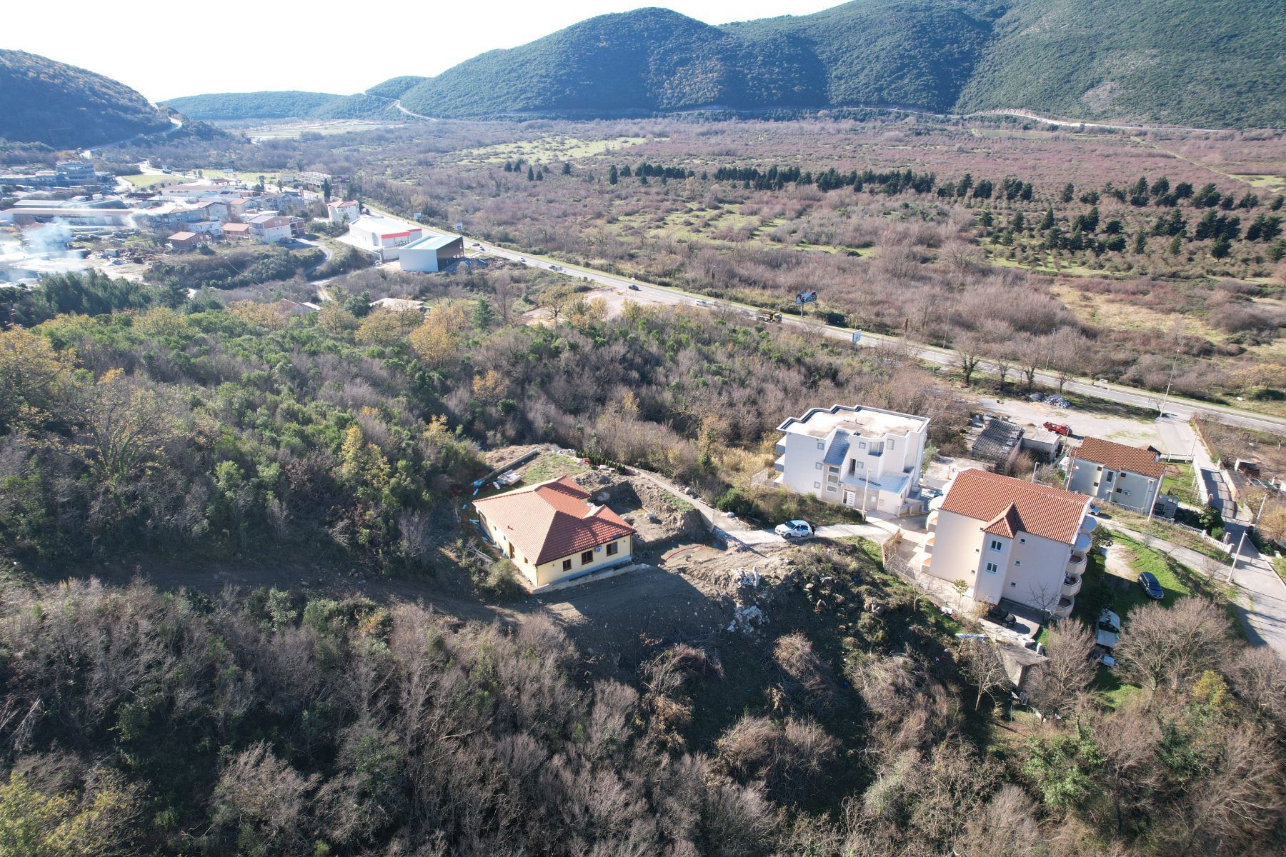 amforaproperty.com/Plac 1250m2 u Prijevoru, Opština Budva