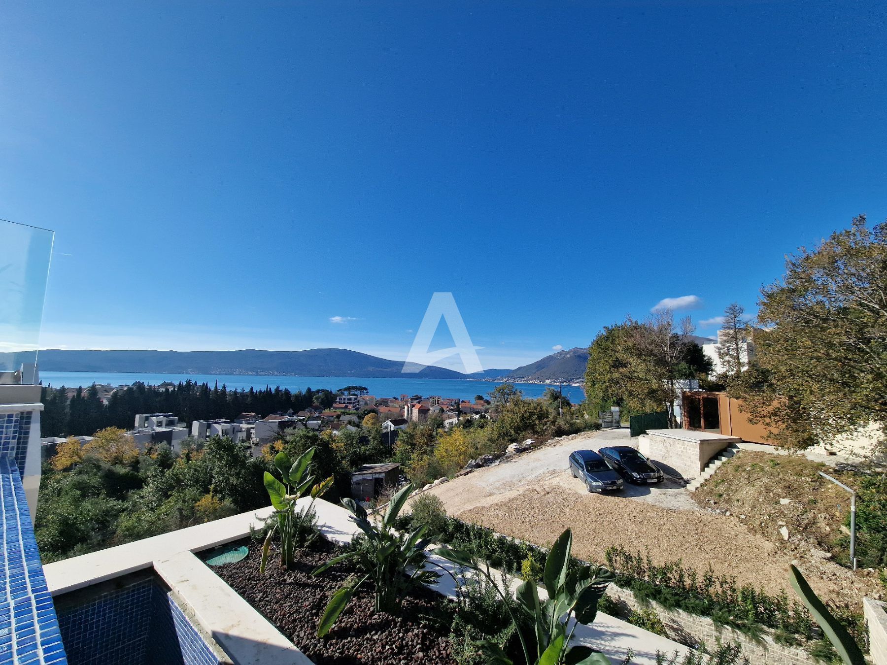 amforaproperty.com/Prodaja luksuznih Townhouse-a u novom kompleksu, Tivat, Donja Lastva