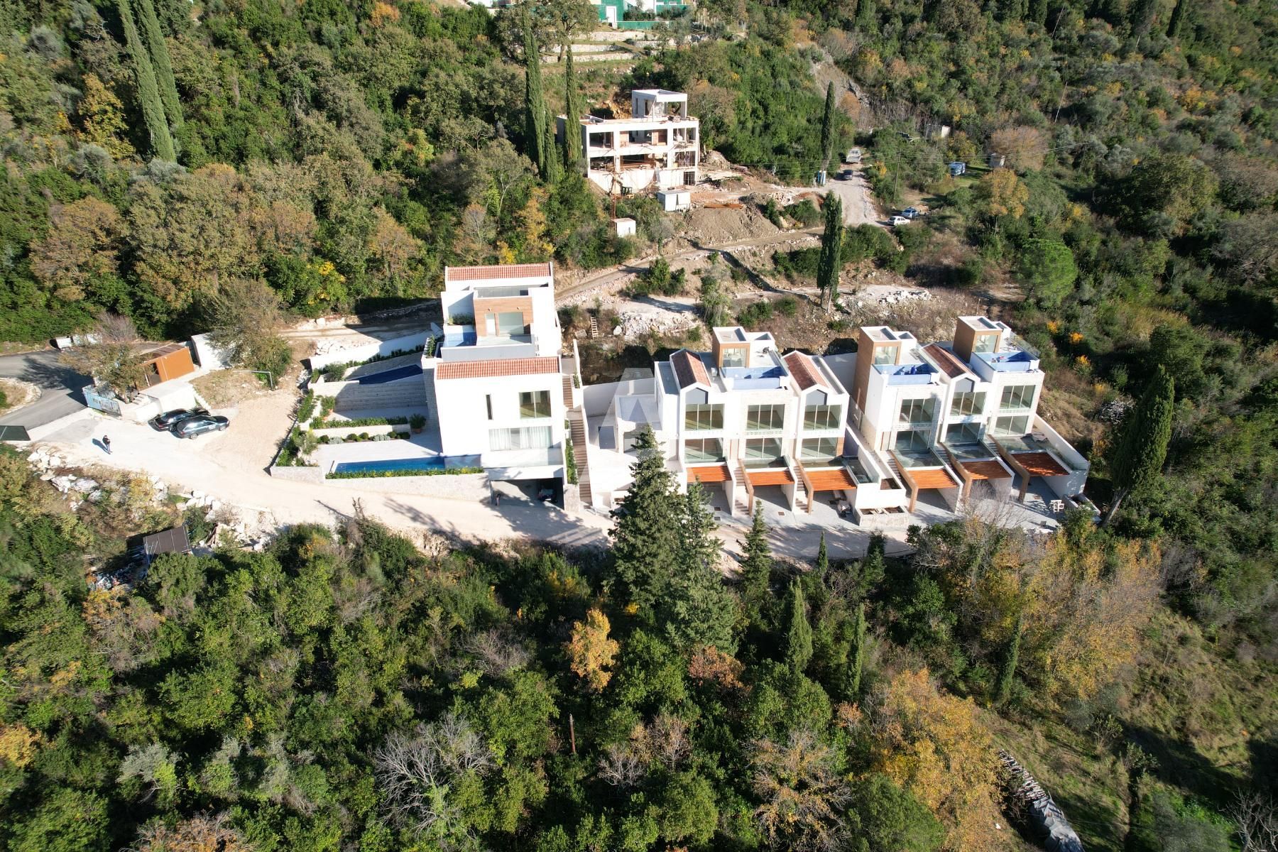 amforaproperty.com/Prodaja luksuznih Townhouse-a u novom kompleksu, Tivat, Donja Lastva