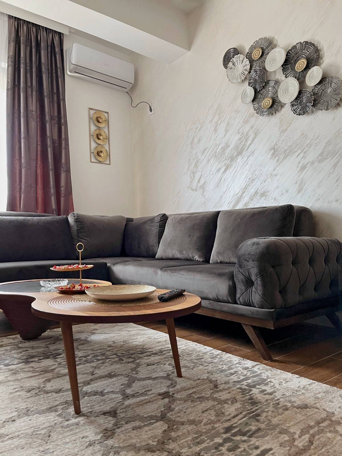 amforaproperty.com/Luksuno opremljen jednosoban stan  na fantastičnoj lokaciji na samom bulevaru Teuta,Ulcinj.(NA DUZI PERIOD)