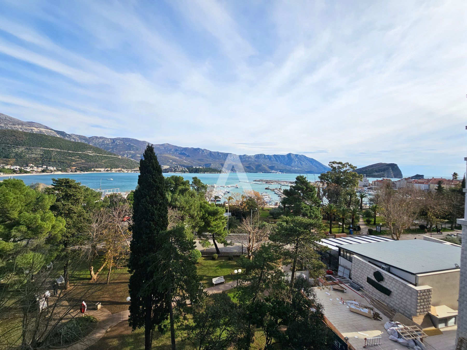 amforaproperty.com/Budva, Royal Gardens – Jednosoban Stan sa Pogledom na More, Prva Linija (NA DUZI PERIOD)