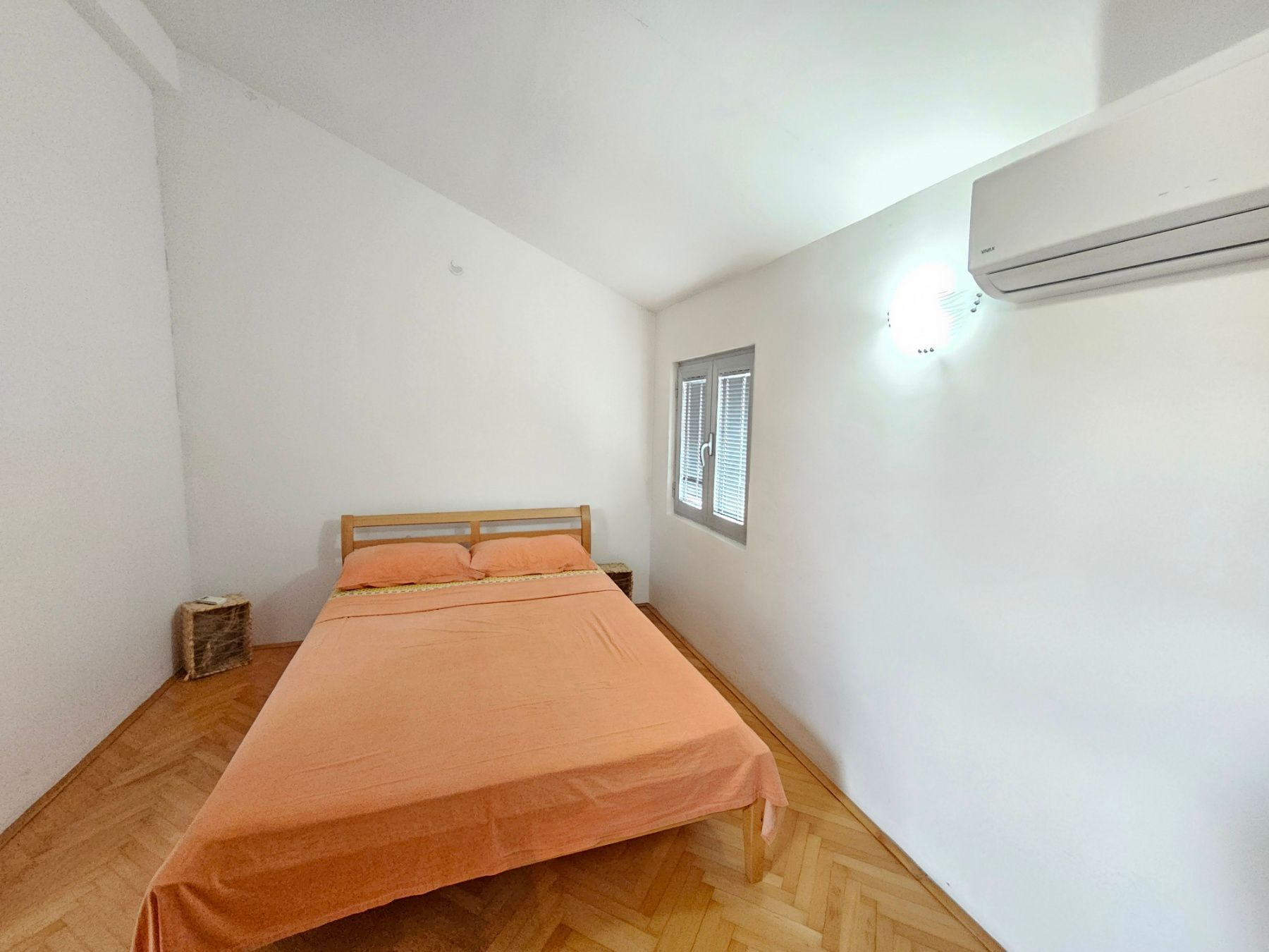 amforaproperty.com/Četvorosoban stan 115m2 sa pogledom na more u mestu Muo, Kotor