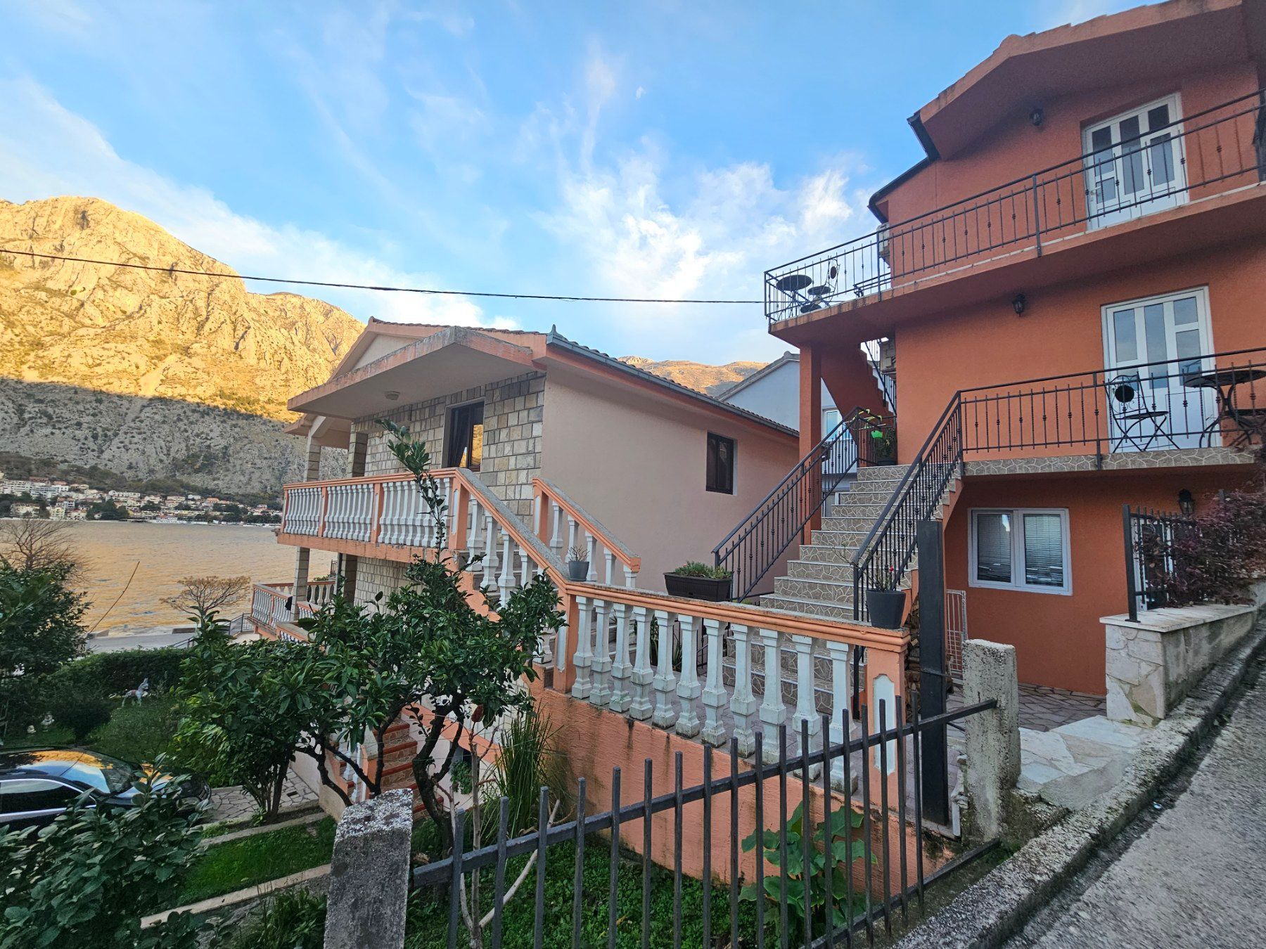 amforaproperty.com/Dve kuće na prvoj liniji mora, Muo,Kotor-Pogled na More i Sopstvena Ponta